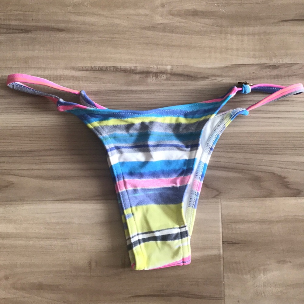 Thin strap bottoms